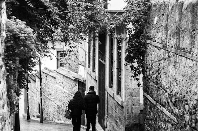 couple strolling 2